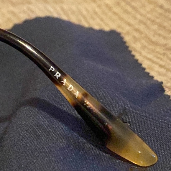 🌹♣️🌹NWOT PRADA Gold Polarized Sunglasses - Picture 13 of 16